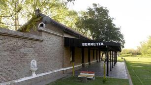 Cuál es la localidad de Santa Fe que tiene solo 8 habitantes.