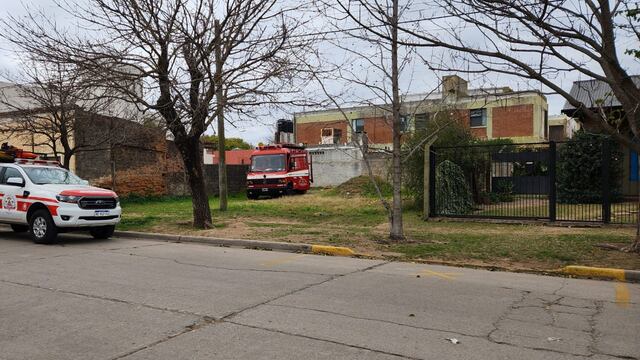 Peritajes en la casa donde encontraron el cuerpo de Joaquín Sperani en Laboulaye. (Gentileza Jonathan Altamira/FM Play).
