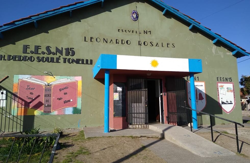 Padres de la Secundaria 15 se unen en juntar fondos para fiesta de egresados