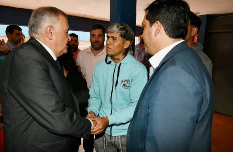 Rodrigo "C4" Ruiz: el boxeador tucumano fue recibido por el gobernador