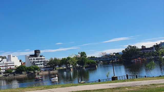 Así se vivió la mañana de este sábado en pleno centro de Carlos Paz. (Foto: VíaCarlosPaz).