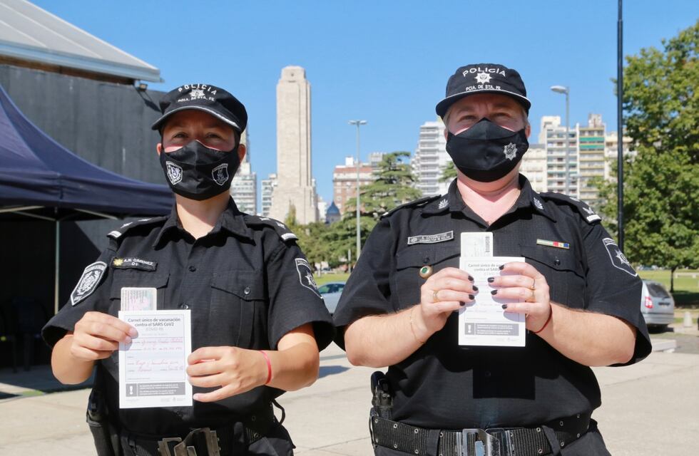 Comenzó la vacunación del personal policial operativo
