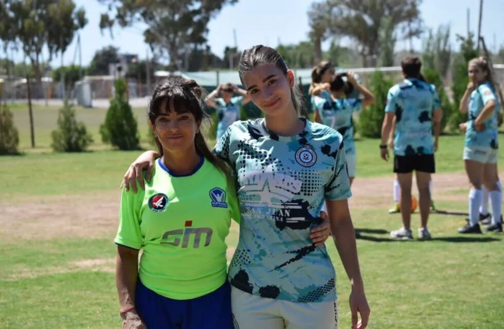 Fútbol femenino de San Juan: conocé la historia de Geri y Coni, la madre e hija que son rivales en la cancha