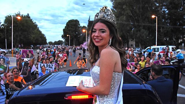 Ana Laura Verde, Reina Nacional de la Vendimia volvió a La Paz y su pueblo la recibió con una cálida bienvenida.