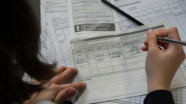 Continúa la vacunación, en este caso, de Sinopharm
Foto: Orlando Pelichotti / Los Andes