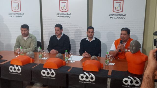 Eldorado: entregaron torsos para RCP a Protección Civil.