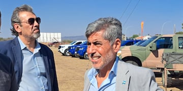 El ministro de Seguridad, Juan Pablo Quinteros, ofrece una conferencia de prensa para informar el estado de situación de los incendios. (Nicolás Bravo / La Voz)