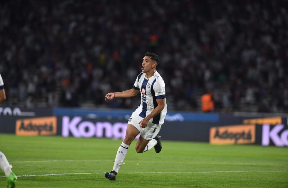 Se juntaron los zagueros de Talleres y la T pasó al frente ante Sarmiento