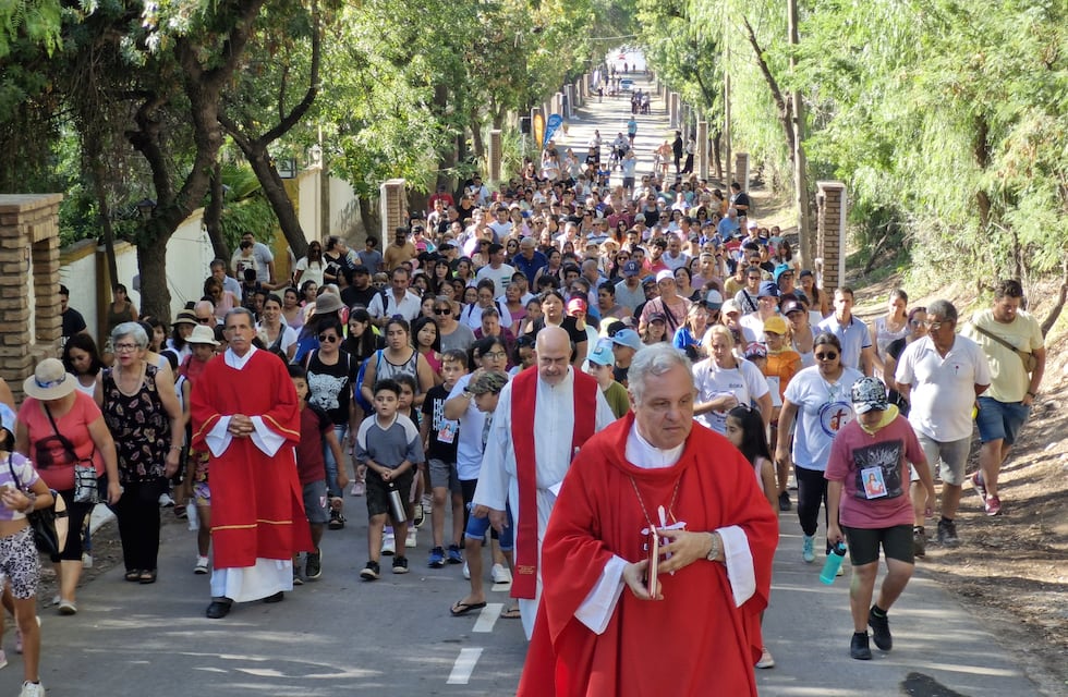 Miles de fieles celebraron Semana Santa en Maipú