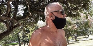El taxista desnudista pidió pedón (@gbelluati)
