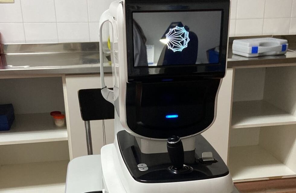 Tres Arroyos: Amigos del Hospital entregó equipamiento para el área de Oftalmología