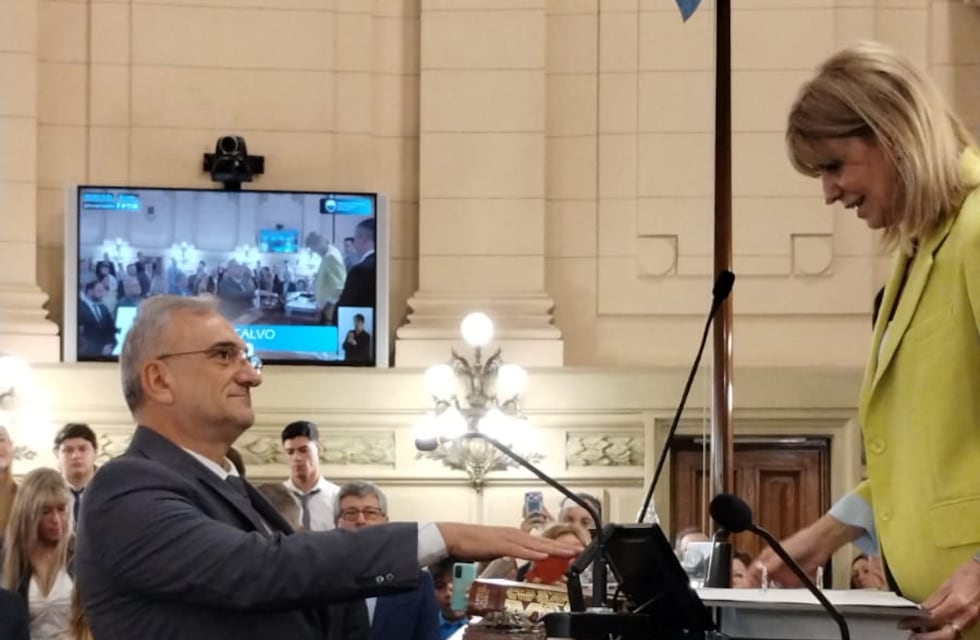 Alcides Calvo asumió un nuevo período como senador departamental