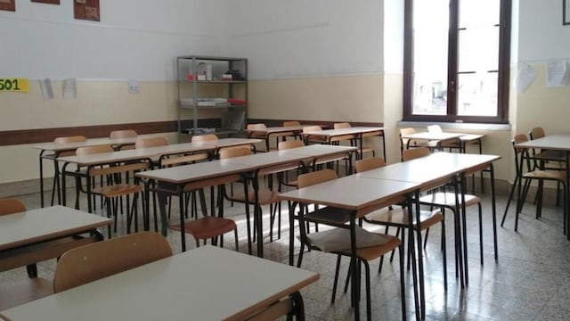 El violento episodio ocurrió este martes en la puerta del colegio 4 y 63 de La Plata. (Imagen ilustrativa).