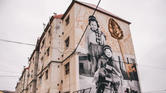 Este proyecto cuenta con 7 metros de alto se llevo adelante por la Secretaria de Cultura y Educación de la municipalidad de Ushuaia a través del Programa de Muralismo de la Municipalidad, coordinado por la Subsecretaria de Cultura, Belén Molina.