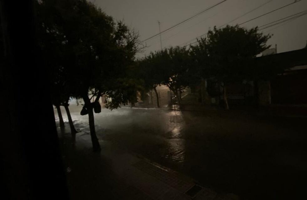 En Río Cuarto “se hizo de noche” por una fuerte tormenta