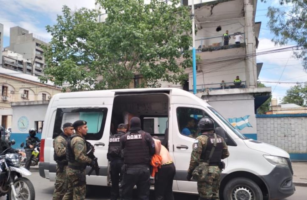 Traslado masivo de detenidos al Complejo Penitenciario de Benjamín Paz