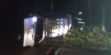 Despistó un vehículo en Iguazú y su conductor se encuentra grave en terapia intensiva.