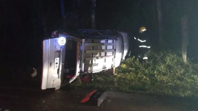 Despistó un vehículo en Iguazú y su conductor se encuentra grave en terapia intensiva.