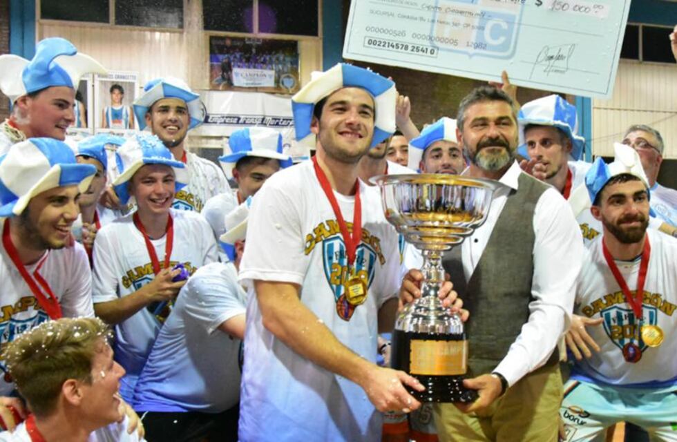 El 9 de Freyre no jugará el federal de básquet y renució su entrenador