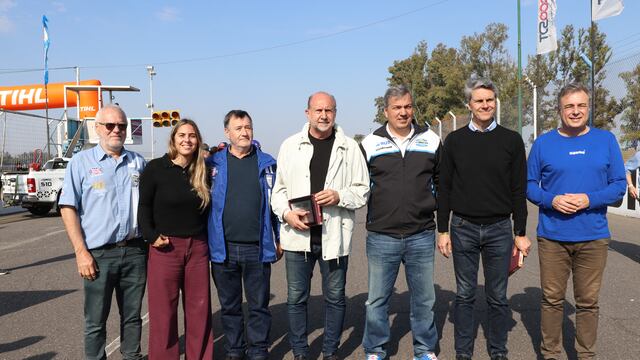 “Hay que invertir para mantener el espíritu que le de vigencia al automovilismo en Santa Fe”, sostuvo Perotti.