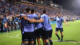 Ulises Sánchez, con un gol y dos asistencias, se asocia al festejo por la goleada de Belgrano (Javier Ferreyra / La Voz)