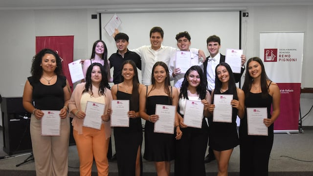 Egresados y egresadas de la Escuela de Música