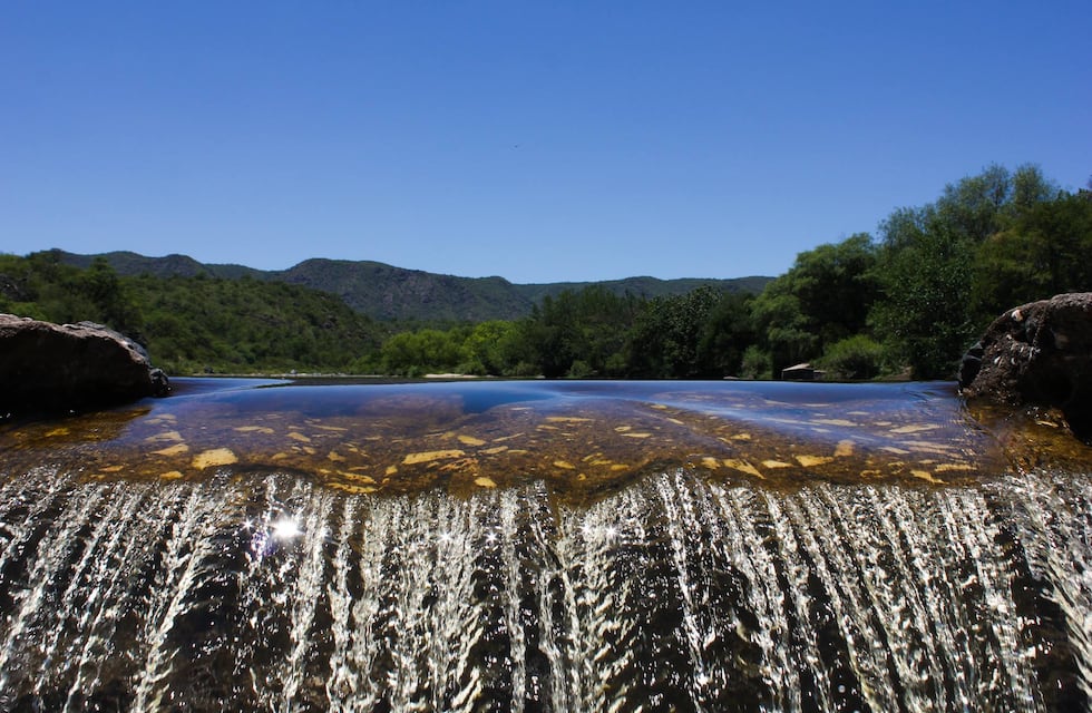 Tranquilidad y fuentes hipotermales: así es la capital provincial de la miel en Córdoba