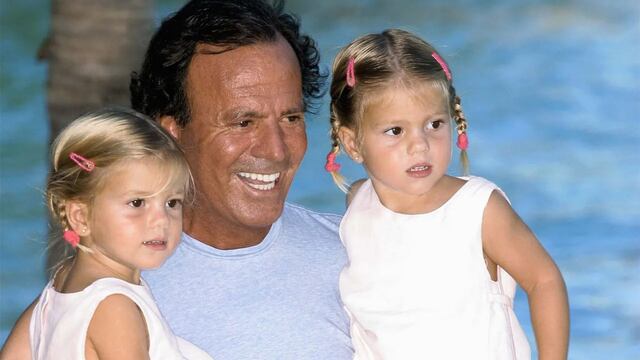 Así lucen hoy Victoria y Cristina, las hijas gemelas de Julio Iglesias
