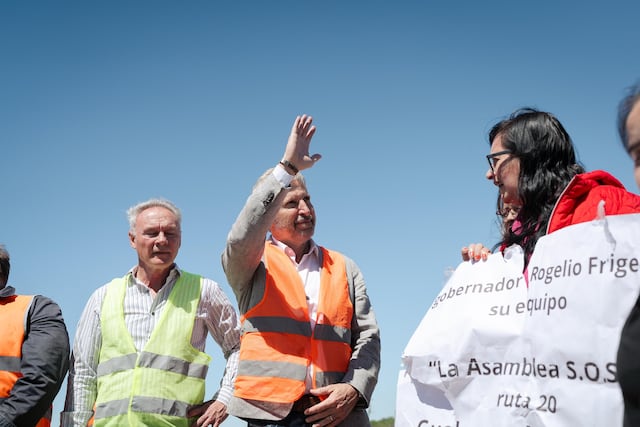 Rogelio Frigerio recorrió las obras de reparación en la ruta 20