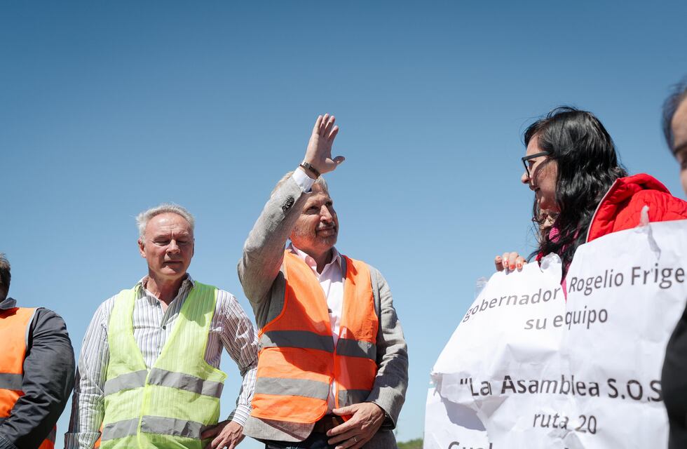 Rogelio Frigerio recorrió las obras de reparación en la ruta 20