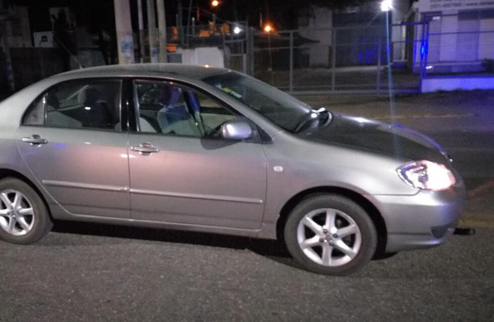 Insólito: robaron un auto y lo remolcaron por las calles de Córdoba