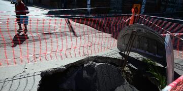 Otra vez se hundió una calle en Córdoba (José Hernández/LaVoz).