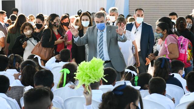 Jaldo: “Estamos dando inicio oficial al ciclo lectivo 2022 con presencialidad plena en todas las escuelas de la provincia”