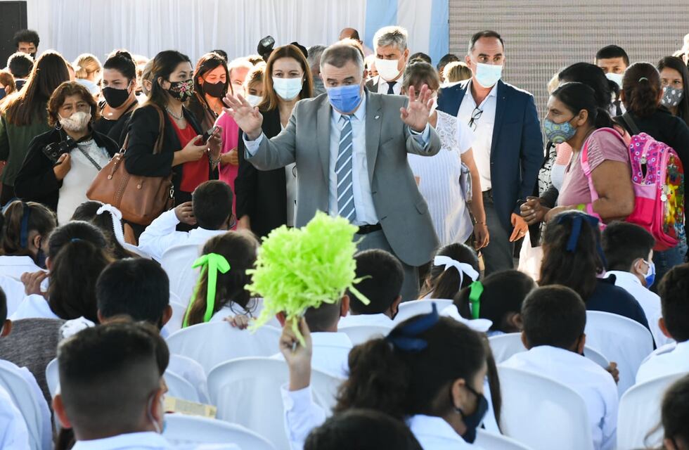 Jaldo: “Estamos dando inicio oficial al ciclo lectivo 2022 con presencialidad plena en todas las escuelas de la provincia”