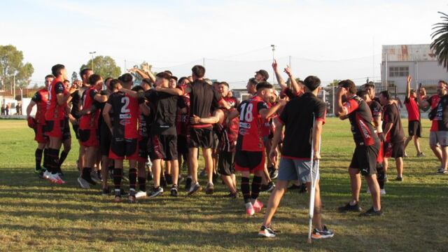 Sporting le ganó a Comercial y sigue siendo de Primera. (Foto: Prensa Sporting).