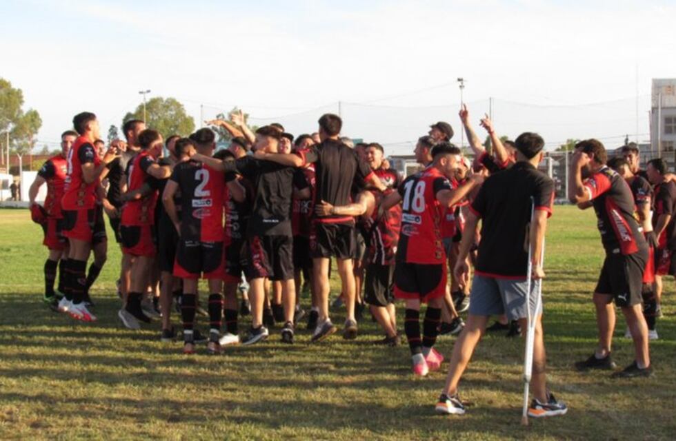 Liga del Sur: Sporting sufrió pero se mantiene en Primera