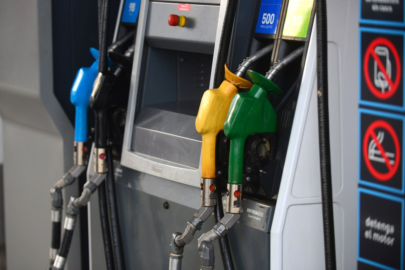 YPF lanza precios de combustibles en tiempo real y suma descuentos nocturnos.  (Nicolás Bravo / La Voz)