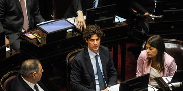 Martín Lousteau fue el único integrante del bloque radical en rechazar que se postergue el tratamiento del DNU. Foto: Federico López Claro