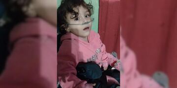Guadalupe, una pequeña mendocina de 2 añitos, que tuvo 14 infartos y necesita ayuda para operarse de la vista