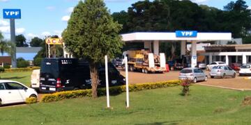 Bernardo de Irigoyen: establecen cupos des combustible para ciudadanos extranjeros.