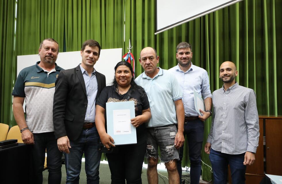 El sueño cumplido: 26 familias rafaelinas recibieron su escritura