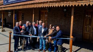 Maipú celebra el Día del Turismo con la inauguración del andén de la Estación Gutiérrez.