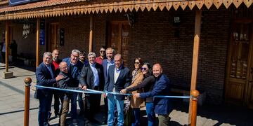 Maipú celebra el Día del Turismo con la inauguración del andén de la Estación Gutiérrez.