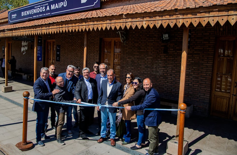 Maipú celebra el Día del Turismo con la inauguración del andén de la Estación Gutiérrez