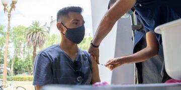 Cómo será la aplicación de las vacunas bivalentes en Santa Fe.