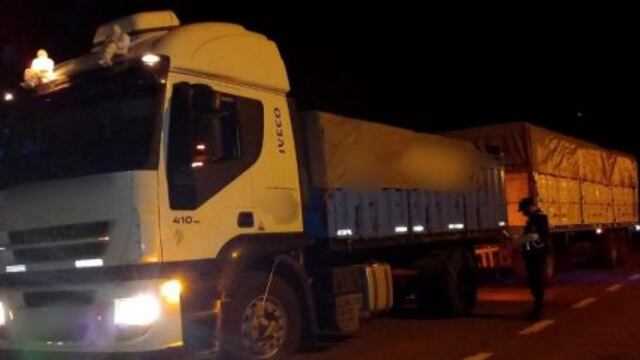 Incautaron un camión en Dos de Mayo con una carga de maíz sin aval aduanero.