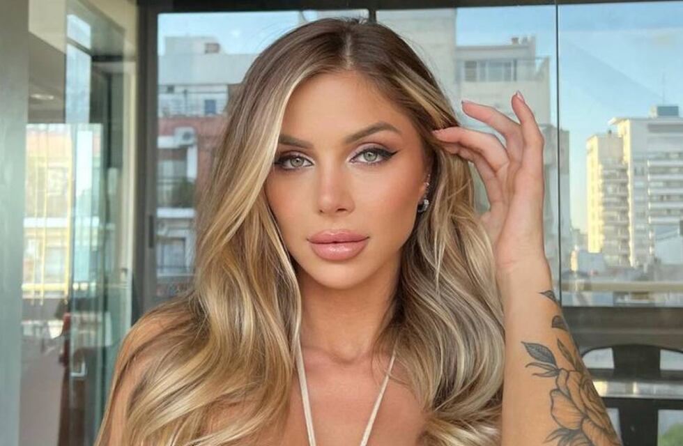 Romina Malaspina “beboteó” con un corset rosa y prendió fuego Instagram