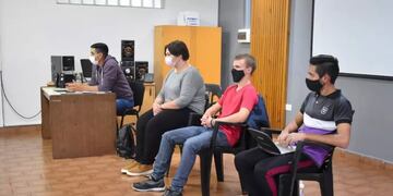 Avanzan en la vuelta de la Estudiantina en Montecarlo