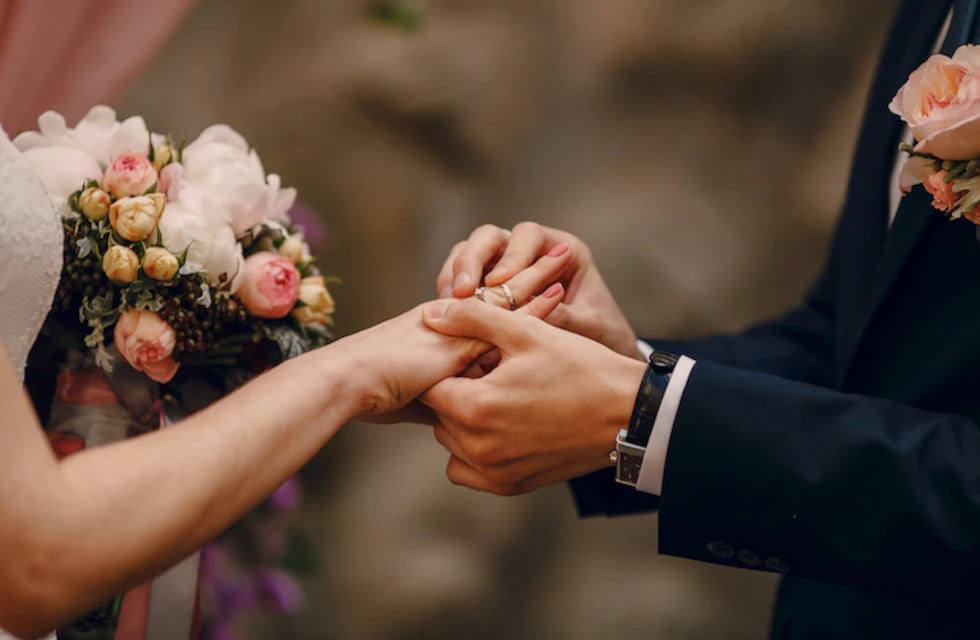 Es argenchina, contó que se le pagan hasta $100 mil dólares a la familia de la novia por casarse y se volvió viral en TikTok