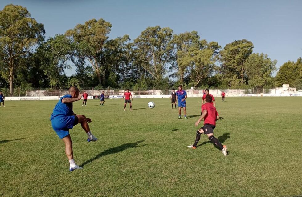 Liga del Sur: Rosario sumó amistosos ante Liniers y Sansinena